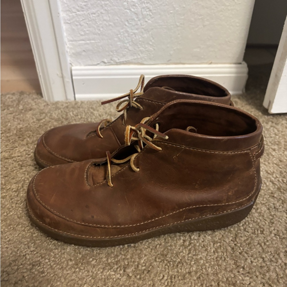 Duluth trading co brown leather Andina chukka ankle boots size 7.5